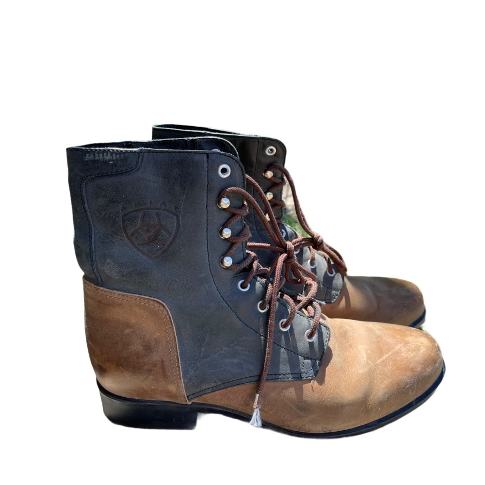 - Arita combat boot size 8m